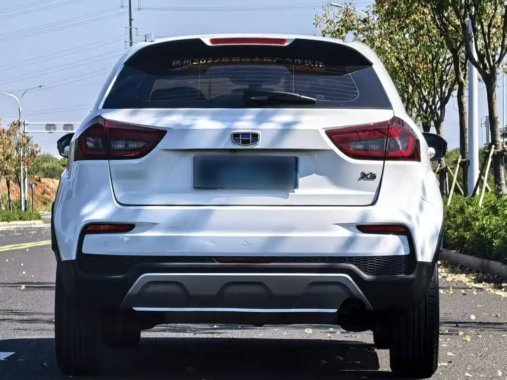 Фото 6 - Geely Vision X3