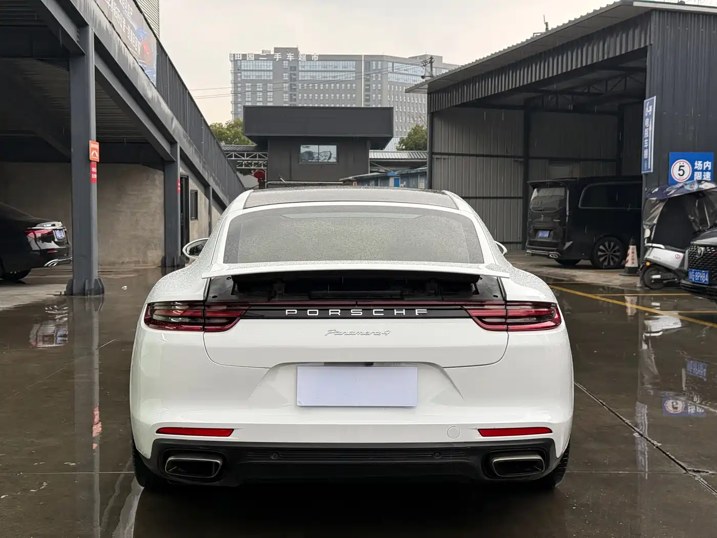 Porsche Panamera 2017 Panamera 4 Executive Long Wheelbase 3.0T фото 13