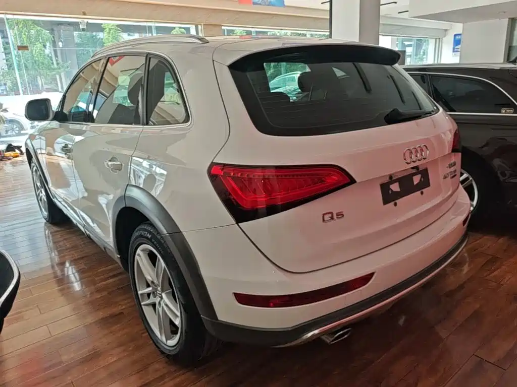 Audi Q5 2018 2017 Plus 40 TFSI Technology