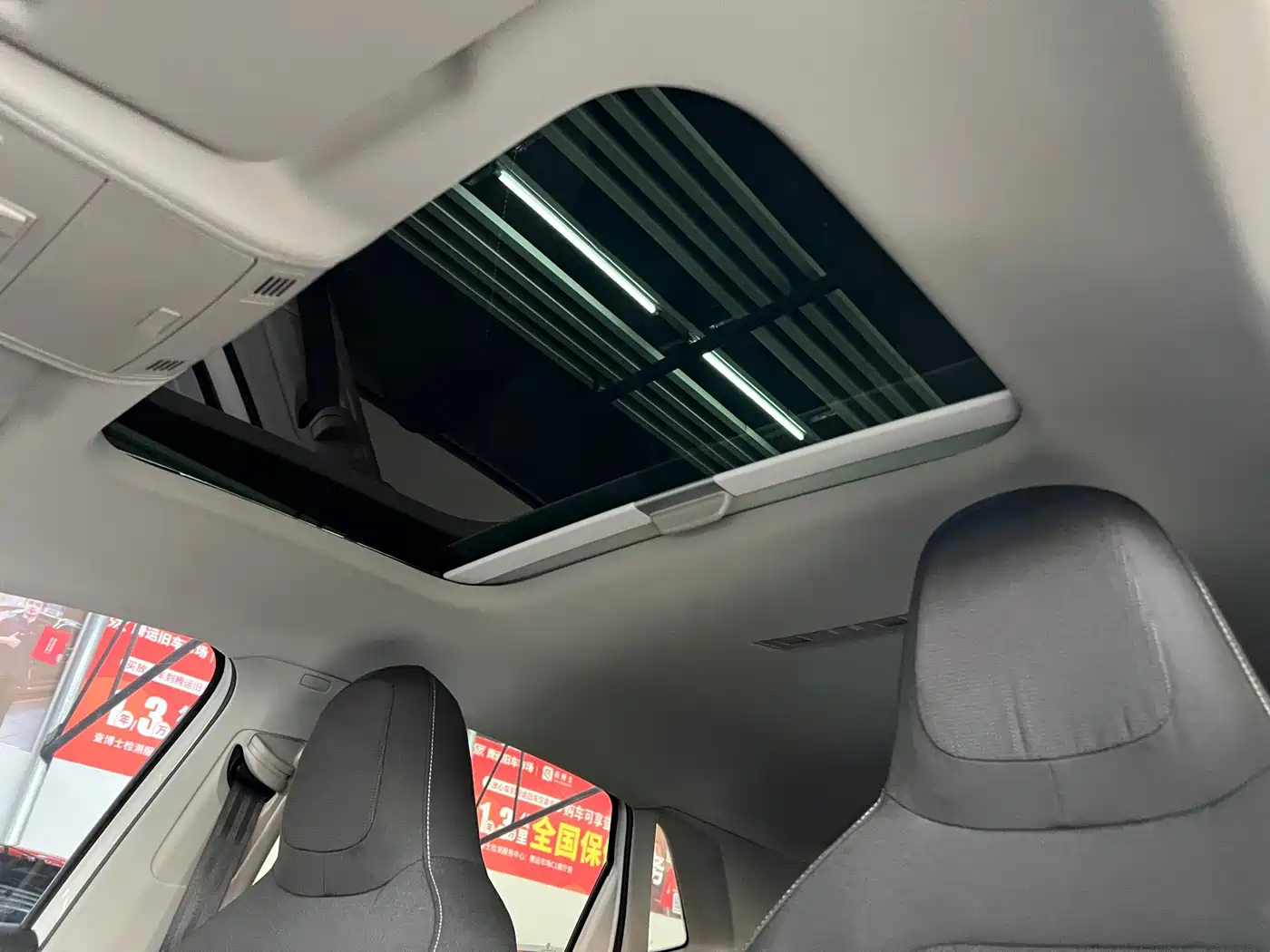Volkswagen Polo 2019 Plus 1.5L Automatic Panorama Enjoyment Edition фото 17
