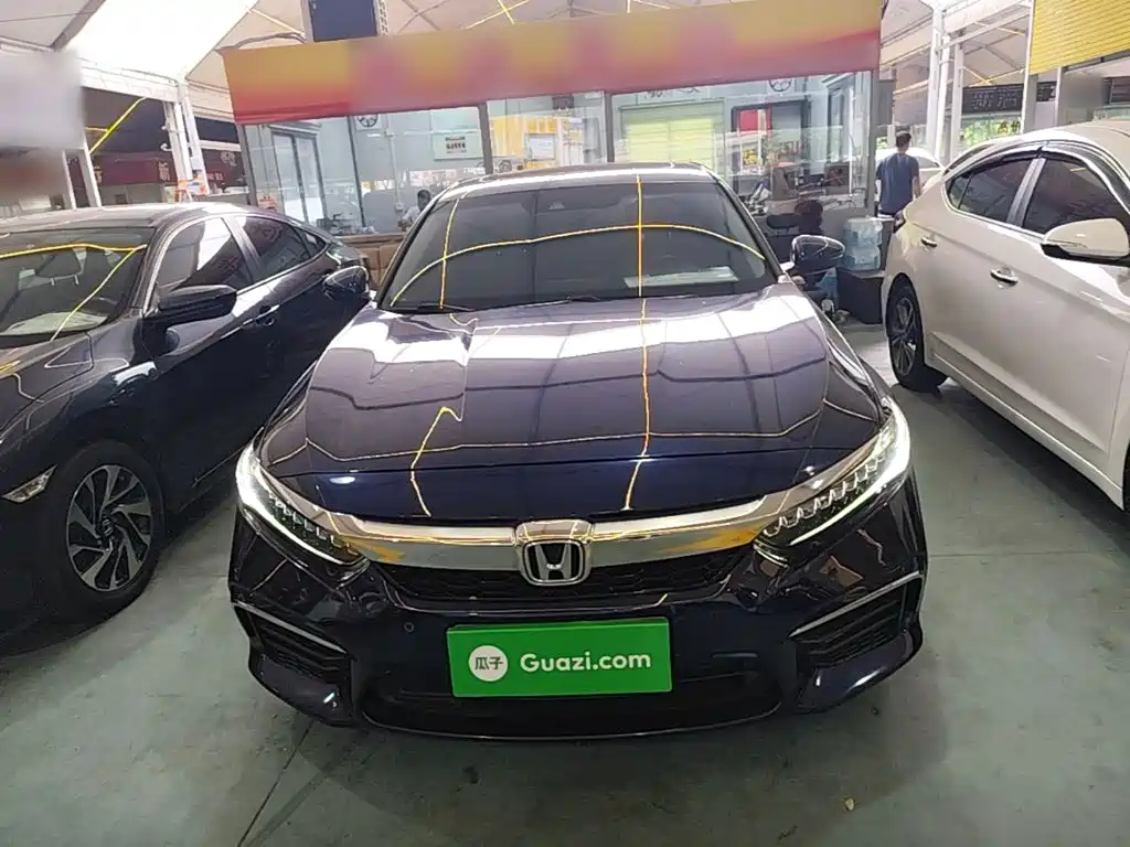Photo 3 - Honda Inspire