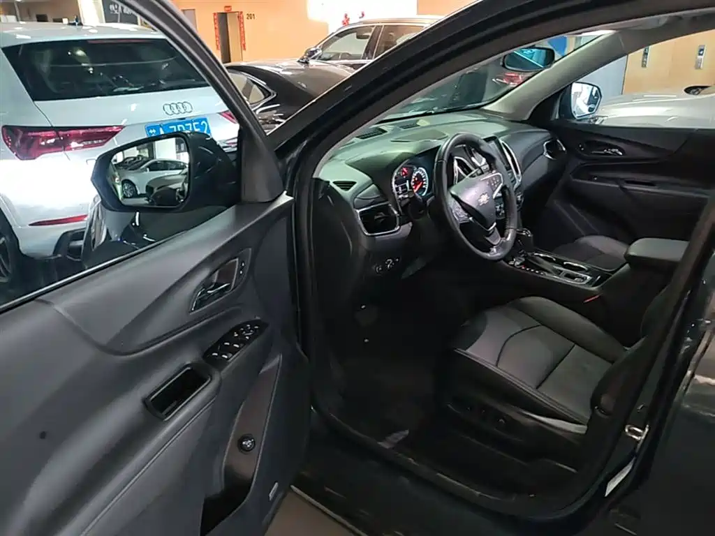 Chevrolet Equinox 2018 550T Automatic 4WD Guardian Edition фото 16