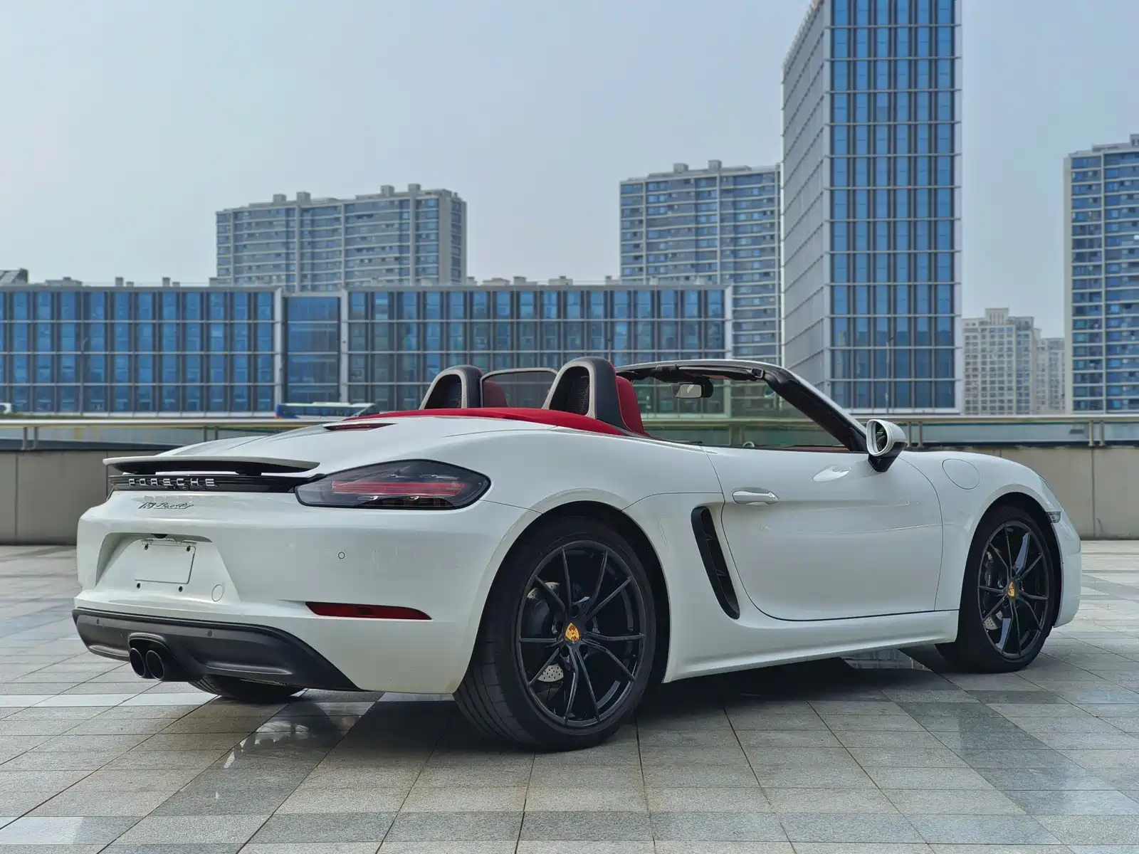 Photo 9 - Porsche 718
