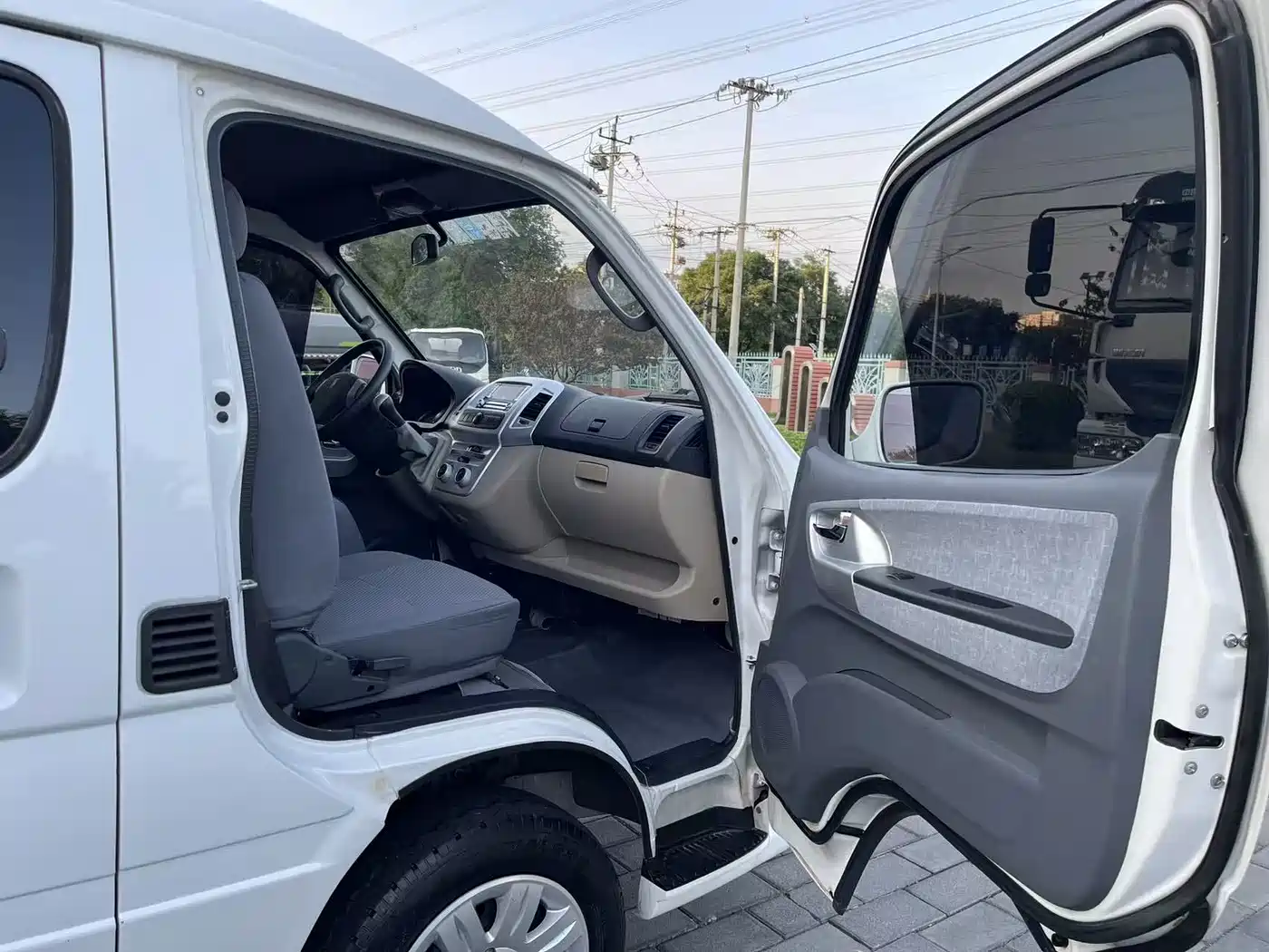 Jinbei Haise 2014 2011 2.0L 6th Gen Xianglong Classic V20