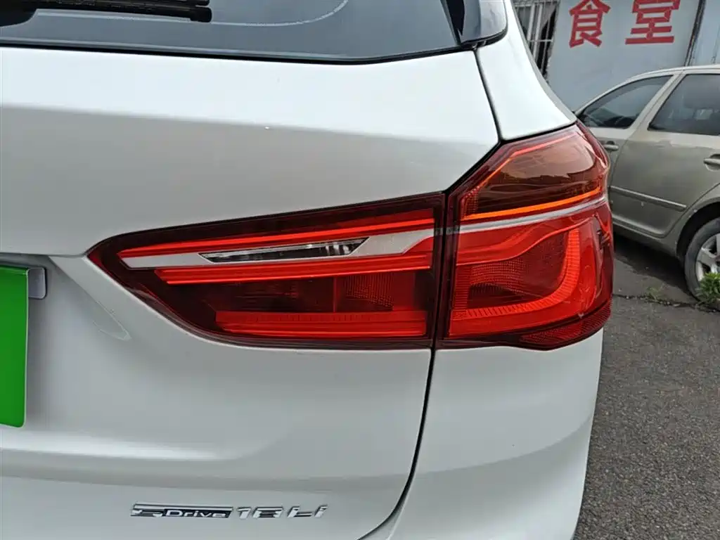 BMW X1 2018 sDrive18Li Premium Model фото 8