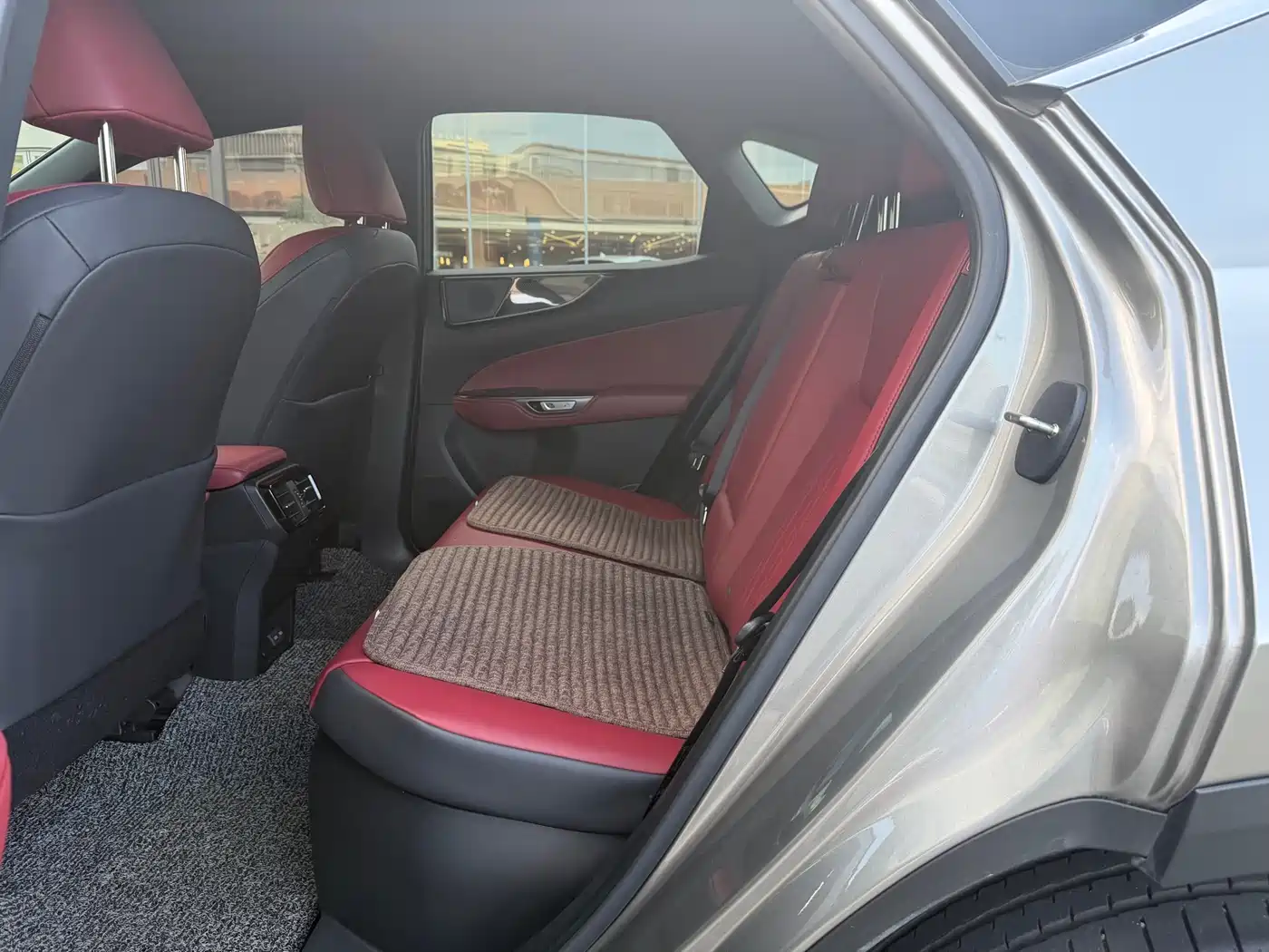 Lexus NX 2023 350h FWD Joy Creation Edition фото 5