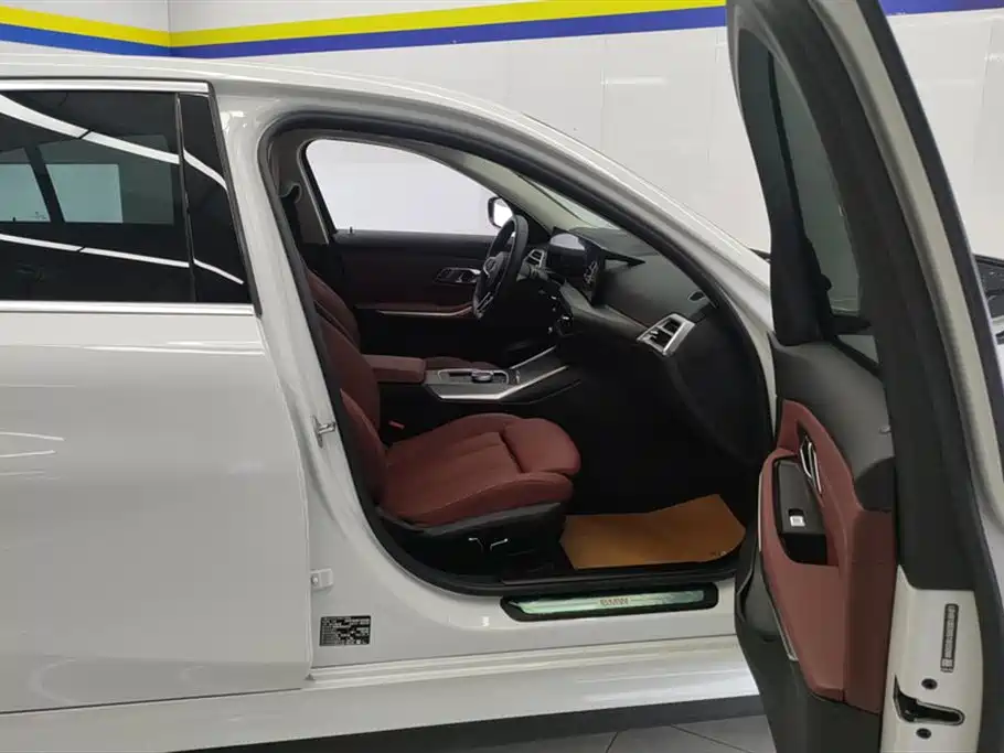 BMW i3 2025 eDrive 35 L фото 8