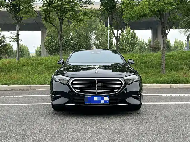 Mercedes-Benz E-Class 2024