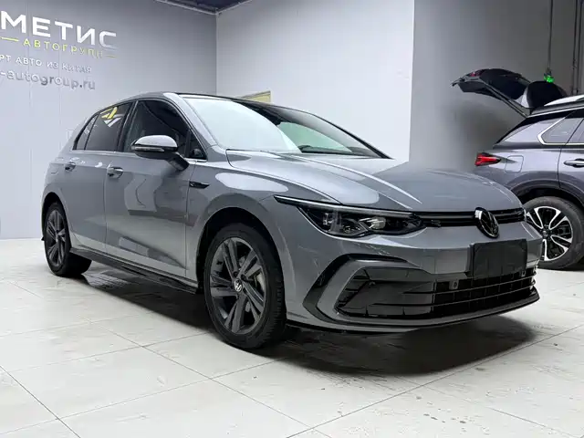 Volkswagen Golf 2023 Model 280TSI DSG R-Line — фото 3