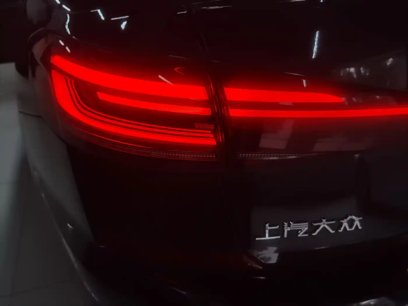 Volkswagen Passat 2025 2024 330TSI Starlight Elite Edition