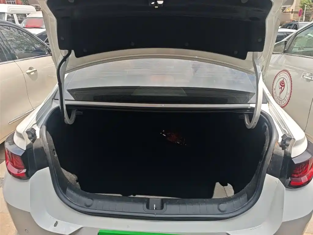 صورة 19 - Geely Emgrand L HiP