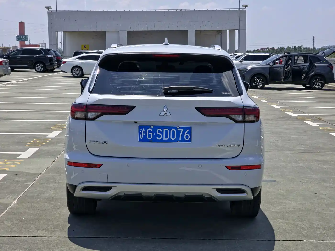 Mitsubishi Outlander 2023 2023 1.5T CVT AWD Premium Edition 5-seater