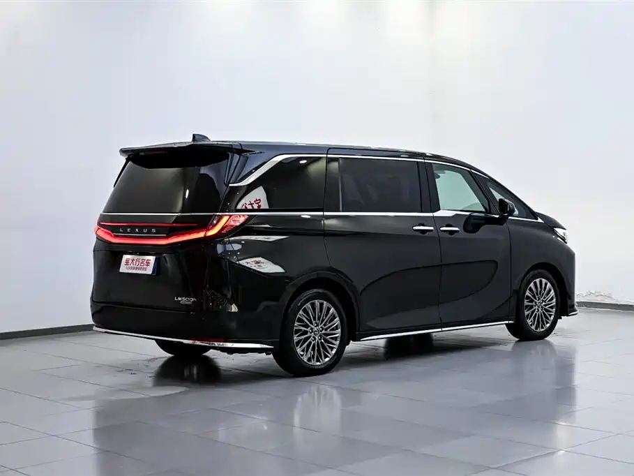 Lexus LM 2023 500h 6-Seater Prestige Edition фото 6