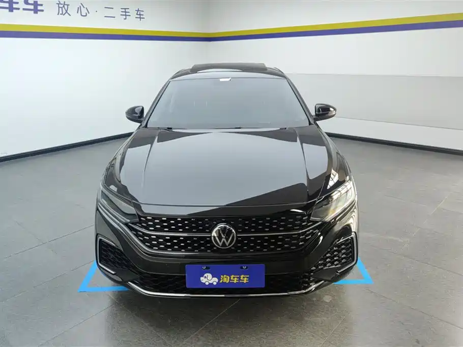 Volkswagen Passat 2025 Outstanding 330TSI Starlight Elite Edition фото 2