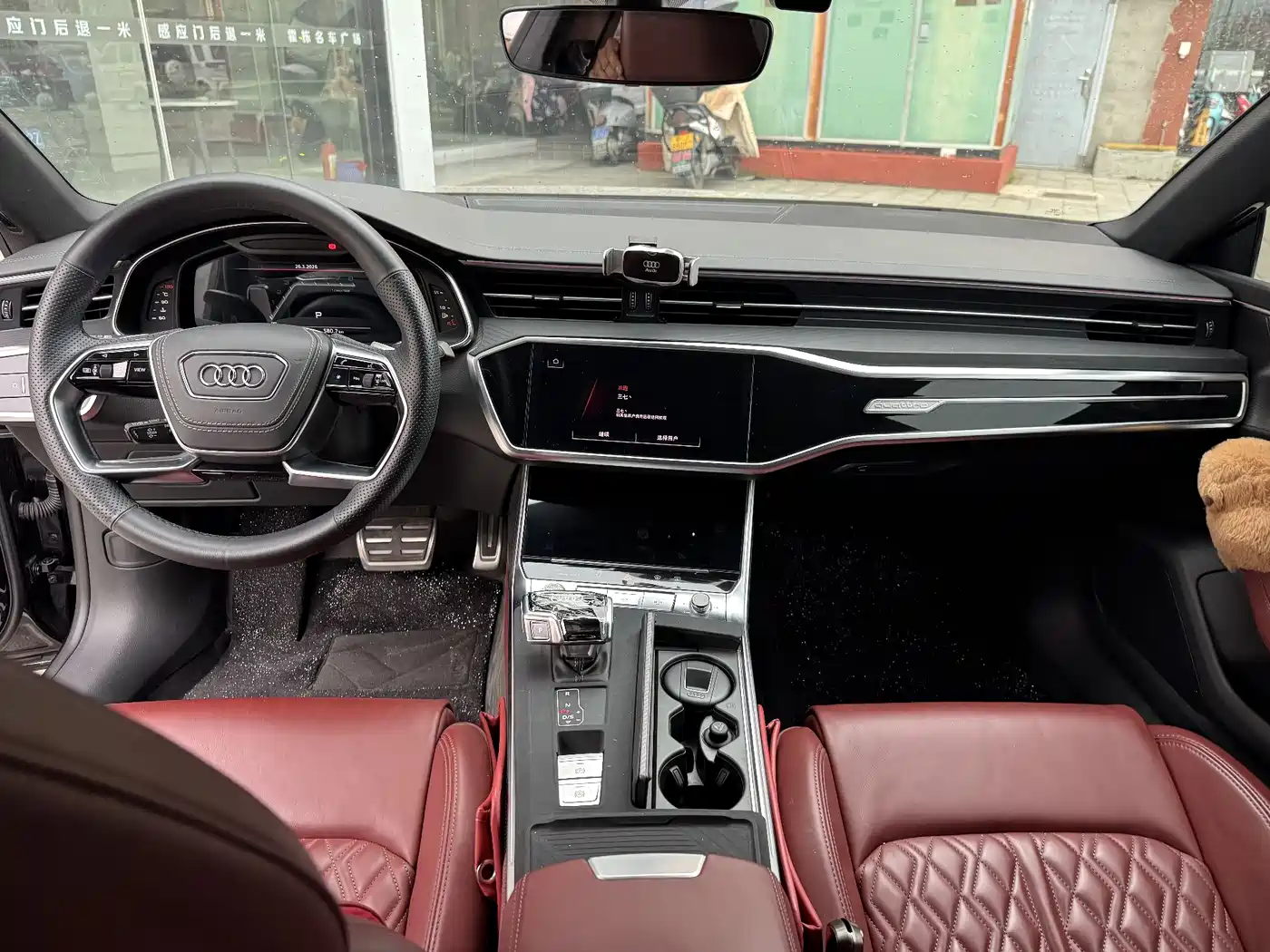 Audi A7L 2024 45 TFSI quattro S-line Black Warrior Edition фото 9