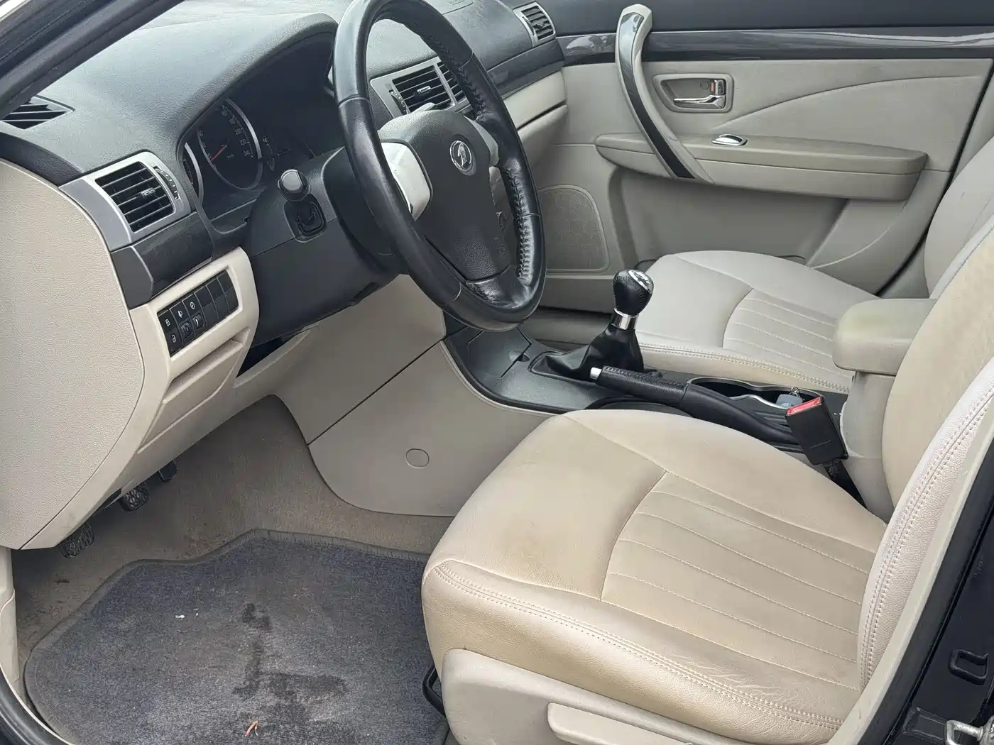 Besturn B70 2011 2010 2.0L Manual Fashion