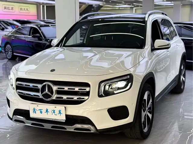 MERCEDES-BENZ GLB