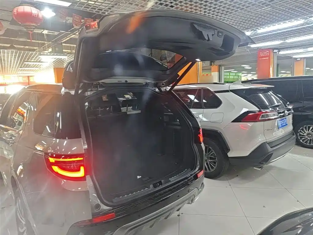 LAND ROVER DISCOVER SPORTS