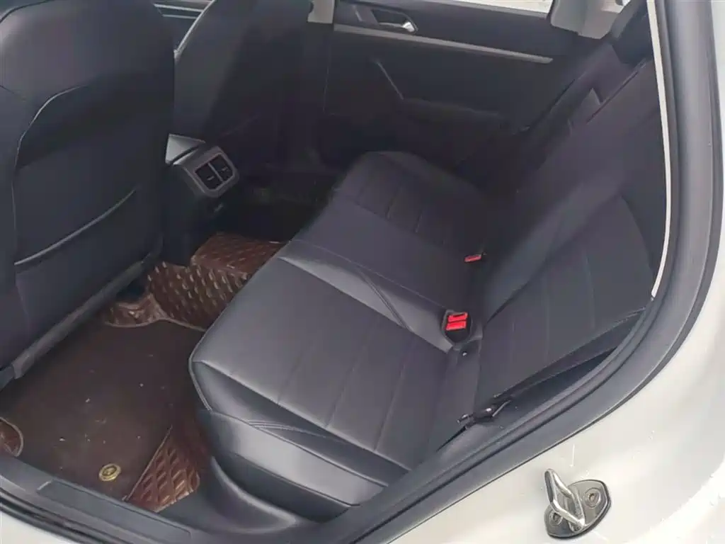 Volkswagen Lavida 2022 1.5L Auto Comfort Edition фото 17