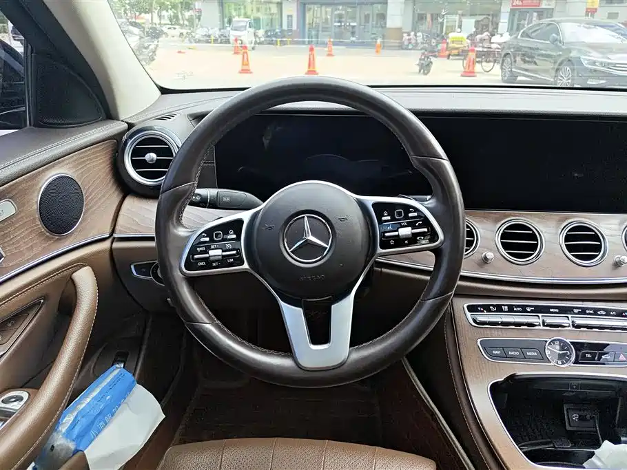 Mercedes-Benz E-Class 2019 E 260 L фото 15
