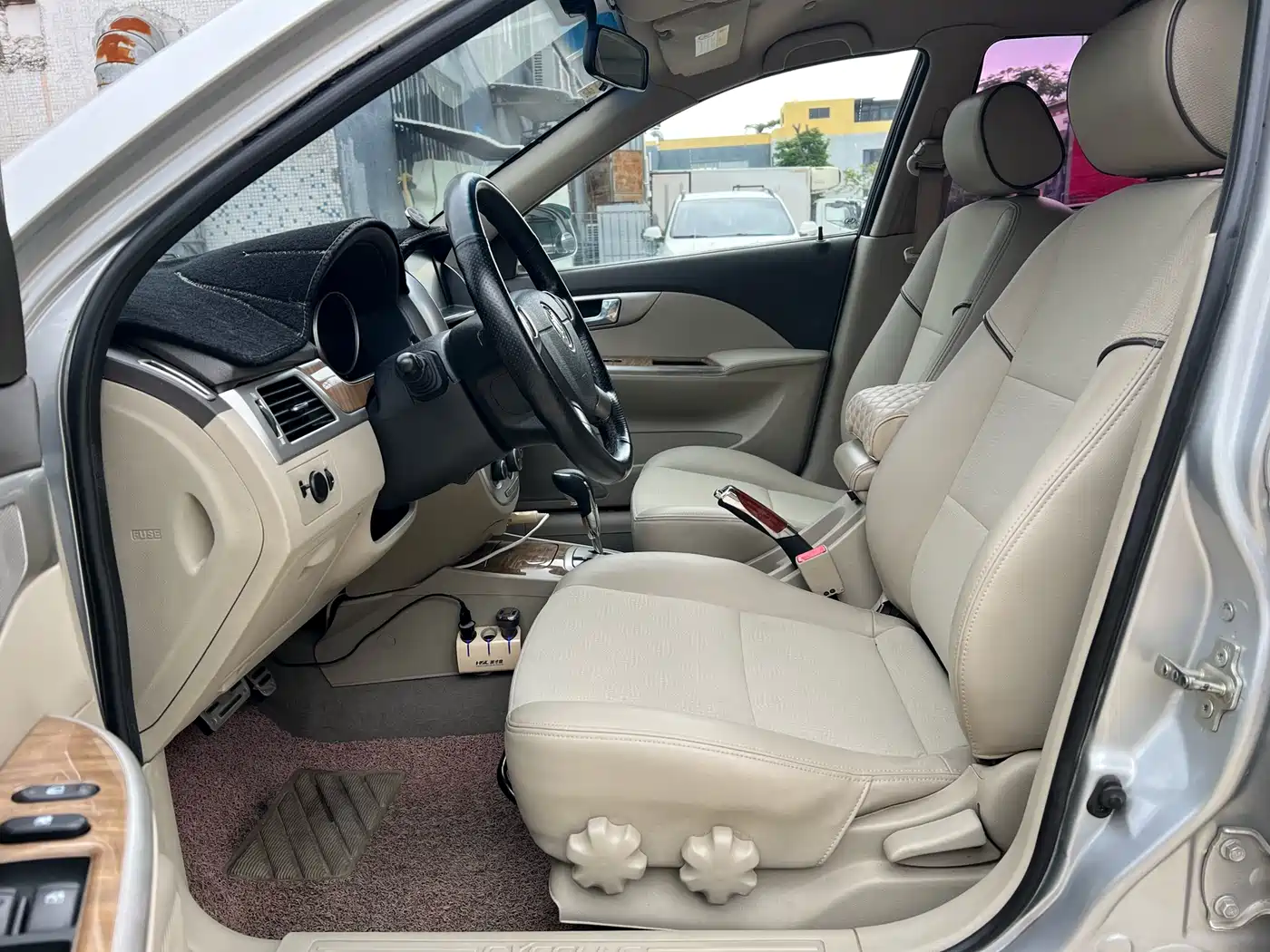 Buick Excelle 2015 1.5L Automatic Classic фото 4
