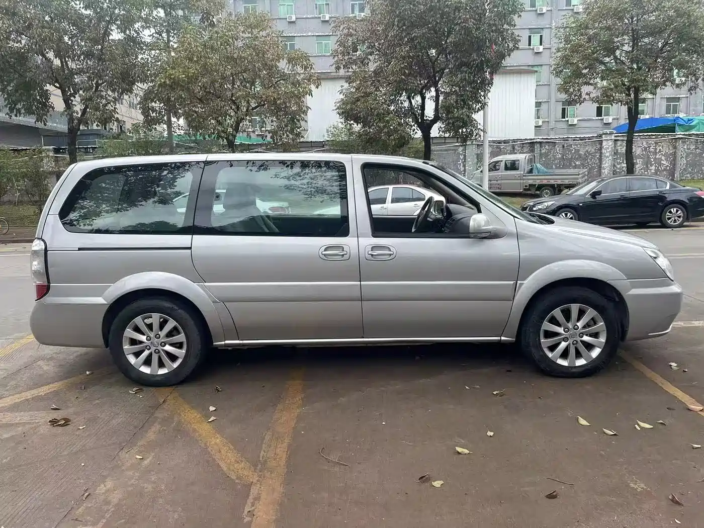 Buick GL8 2013 2.4L Classic фото 4