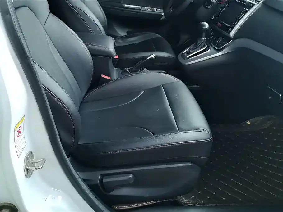 Haval M6 2017 1.5T Automatic 2WD Elite фото 8