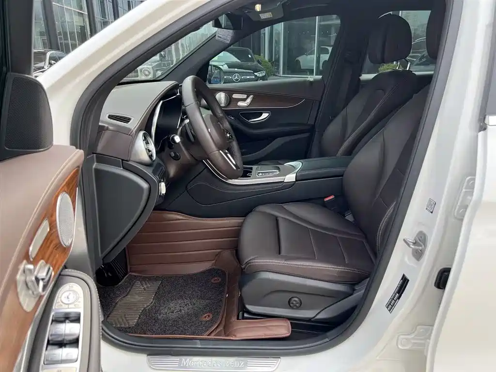 Mercedes-Benz GLC 2021 GLC 300 L 4MATIC Sporty фото 8