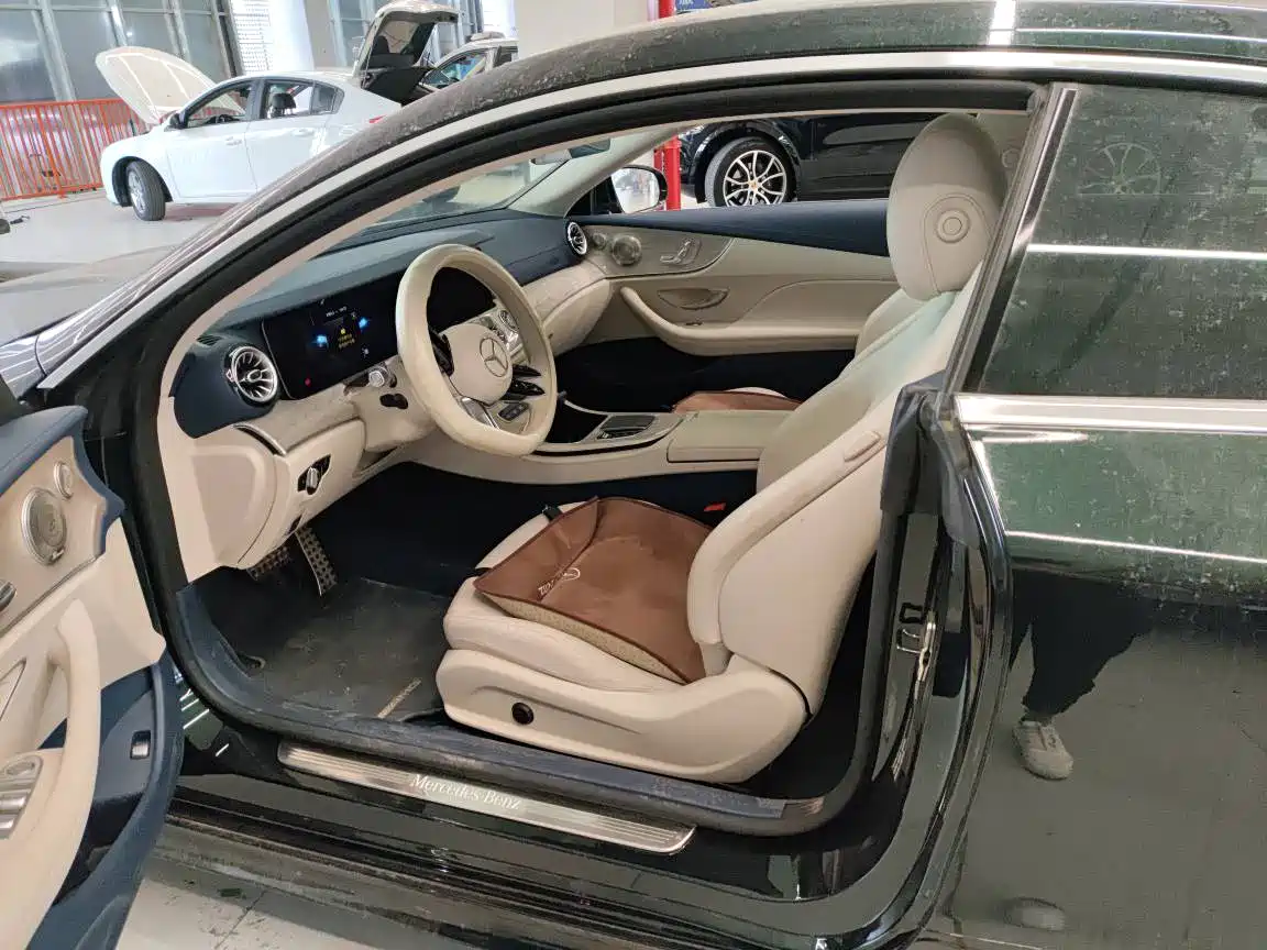 MERCEDES-BENZ E CLASS