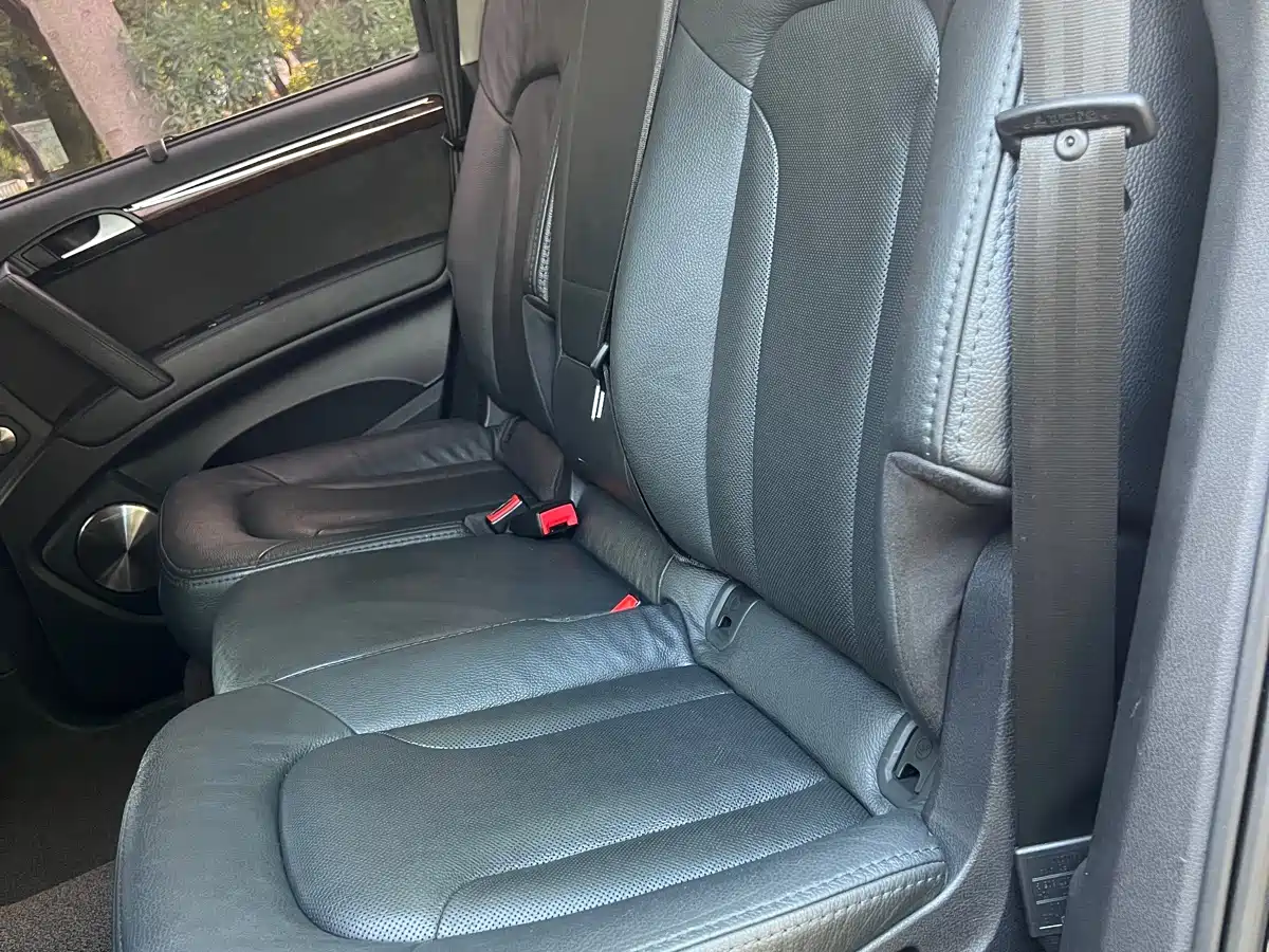 Фото 9 - Audi Q7