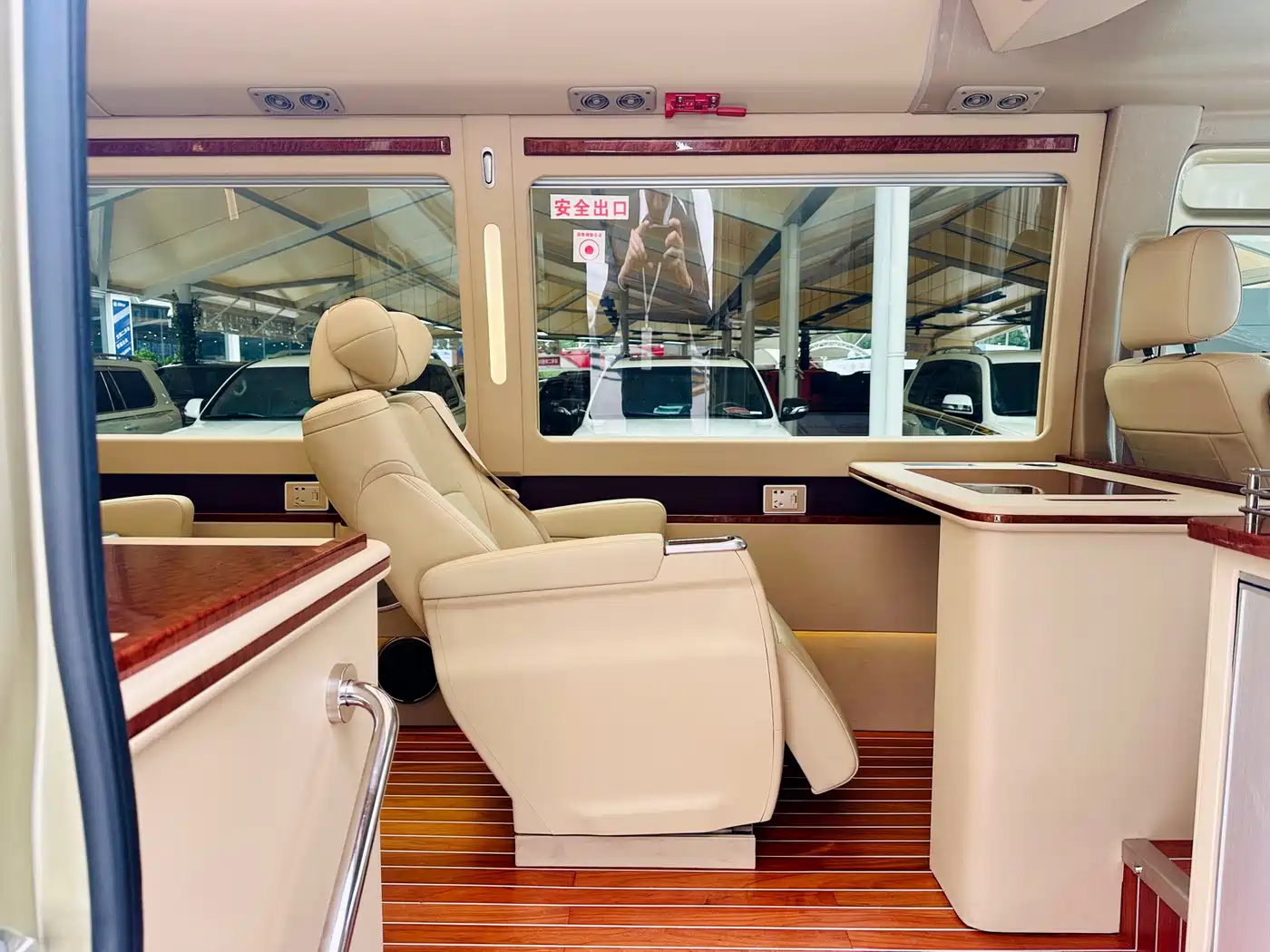 Toyota Coaster 2019 4.0L Luxury Vehicle GRB53L-ZCMEK 20-seater 9GR фото 8