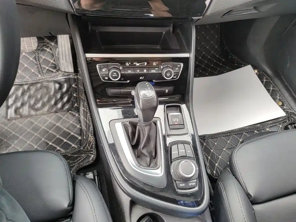 BMW 2 Series Tourer (Import) 2015 218i Leading Type фото 14