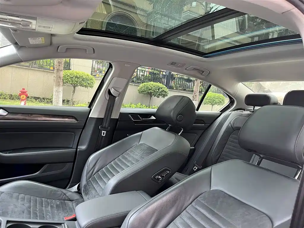 Volkswagen Magotan 2017 380TSI DSG Luxury фото 5