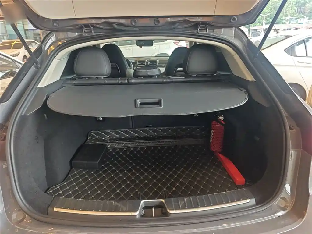 Lynk & Co 02 2018 Model 1.5T DCT 2WD Yao Pro Edition China V фото 19