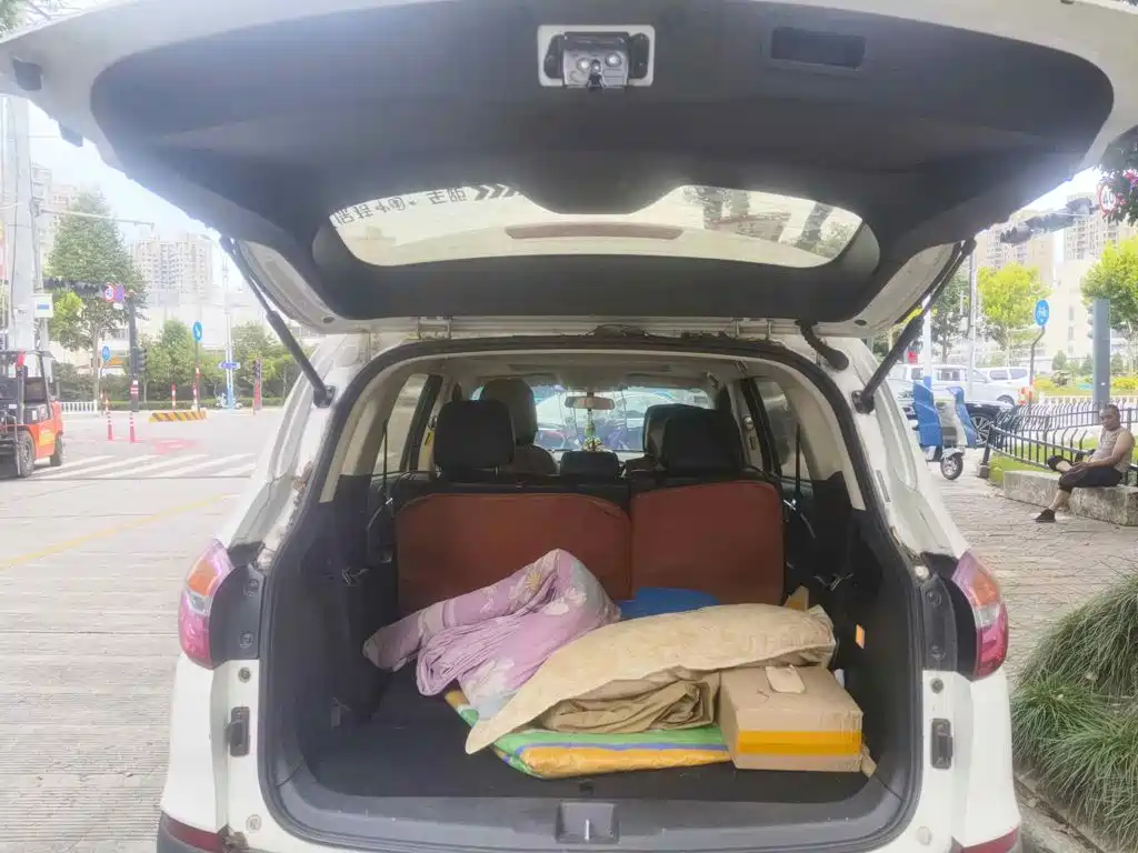 SWM Motor SWM X7 2019 2018 Facelift 1.8L Manual Comfort 7-Seater