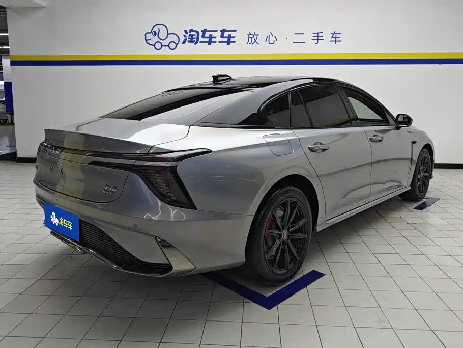 Фото 3 - Hongqi H6