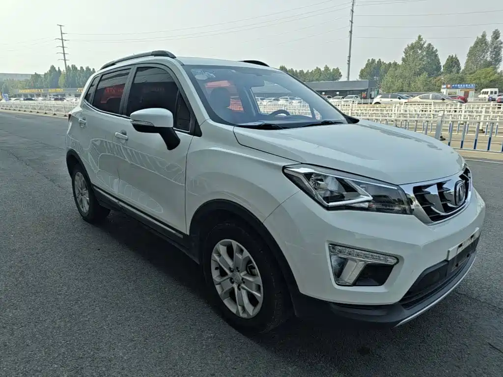 Фото 4 - Changan CS15