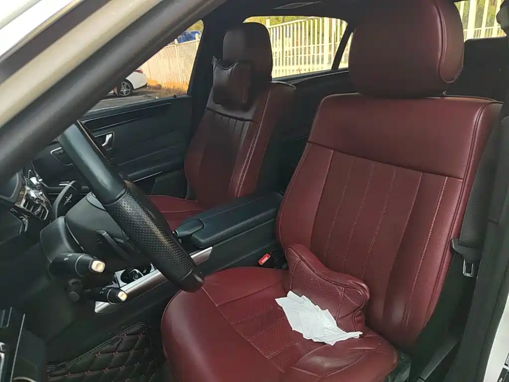 Фото 20 - Mercedes-Benz E-Class