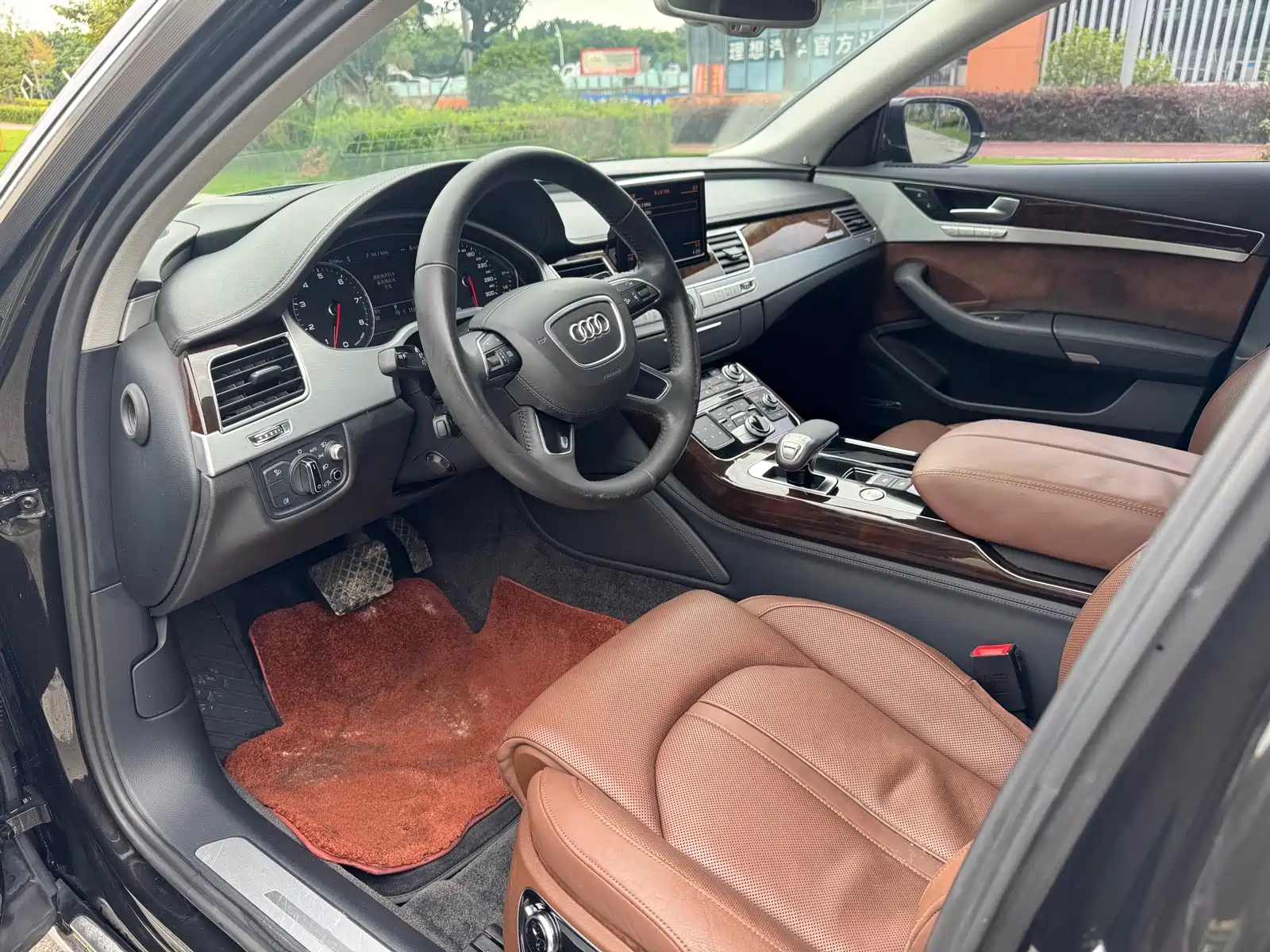 Фото 4 - Audi A8