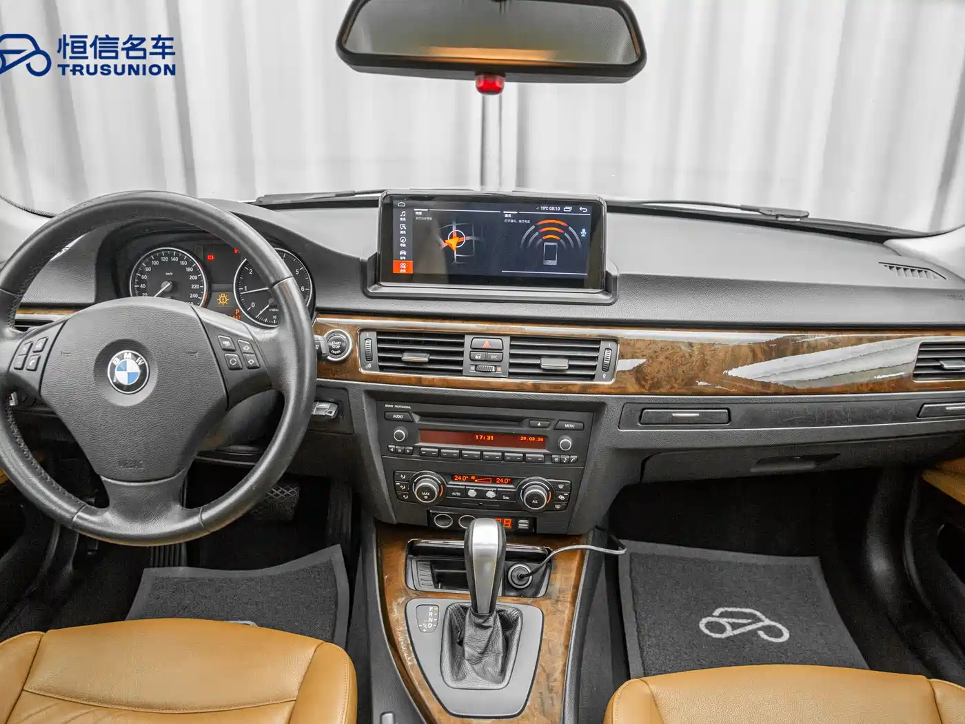 BMW 3 Series 2011 320i Fashion фото 12