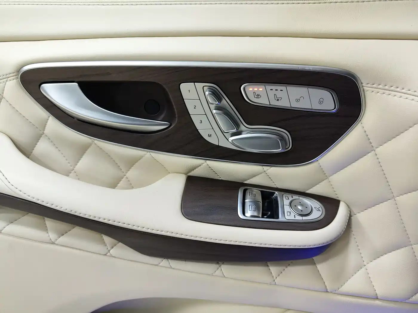 MERCEDES-BENZ V CLASS