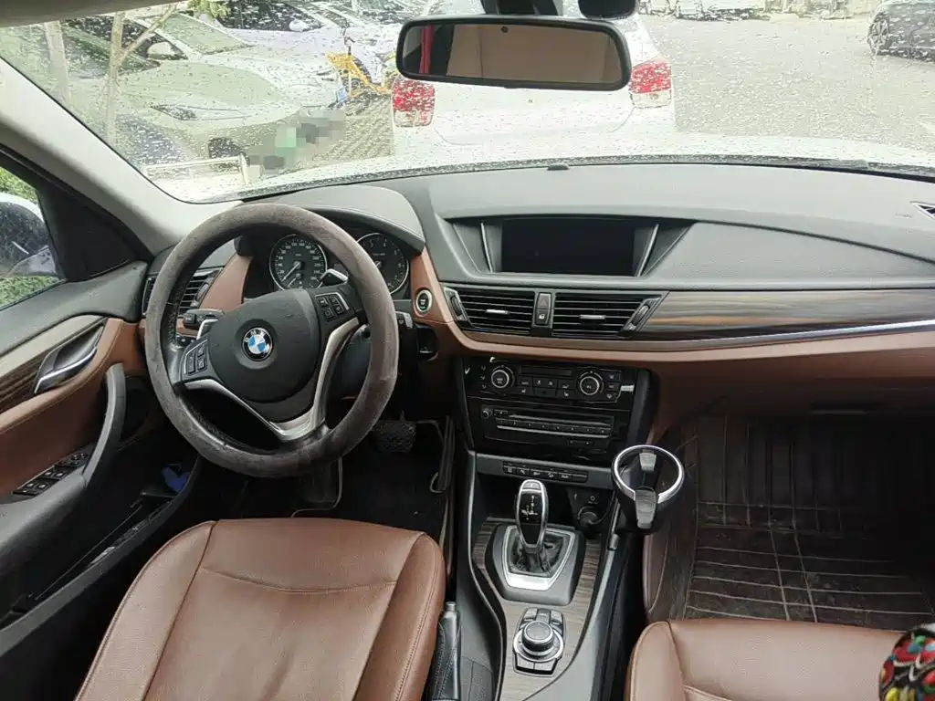 Фото 12 - BMW X1