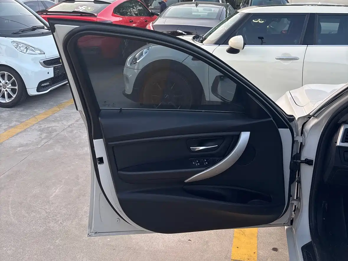 BMW 3 Series 2016 320Li Progressive фото 8