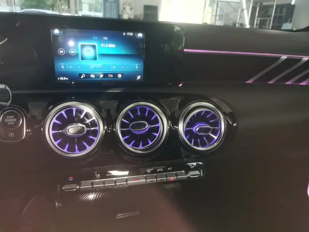 Mercedes-Benz A-Class 2019 A 180 L Sport Sedan фото 13