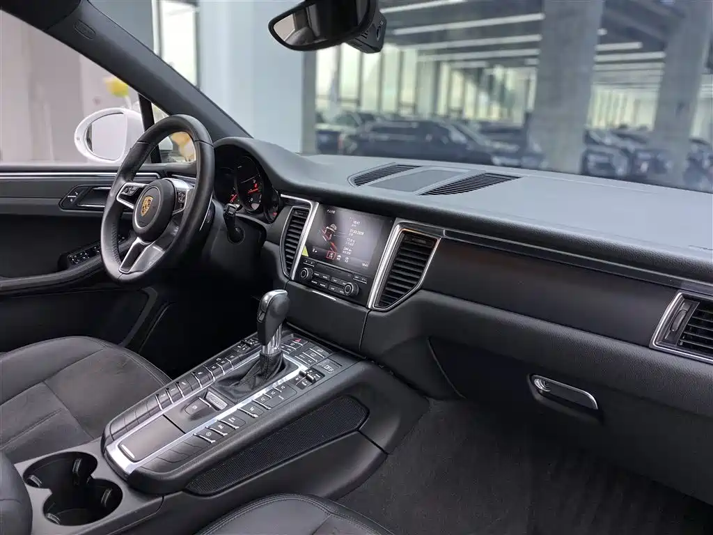 Porsche Macan 2017 Macan 2.0T фото 10