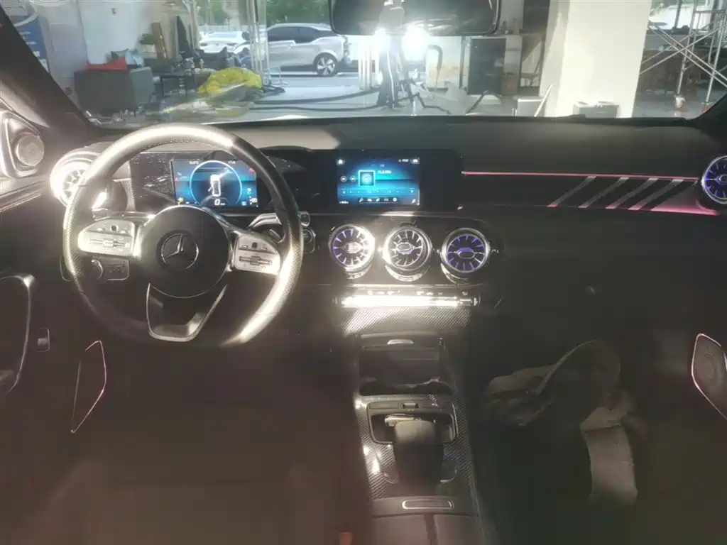 Mercedes-Benz A-Class 2019 A 180 L Sport Sedan фото 10