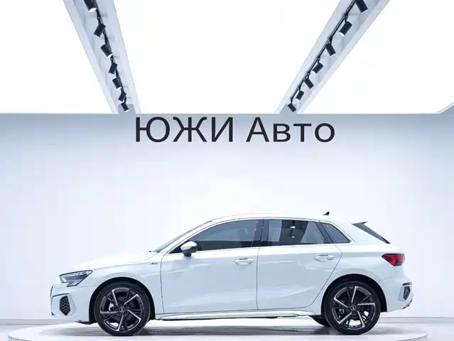 Audi A3 2023 Sportback 35 TFSI Fashion Sport — фото 2