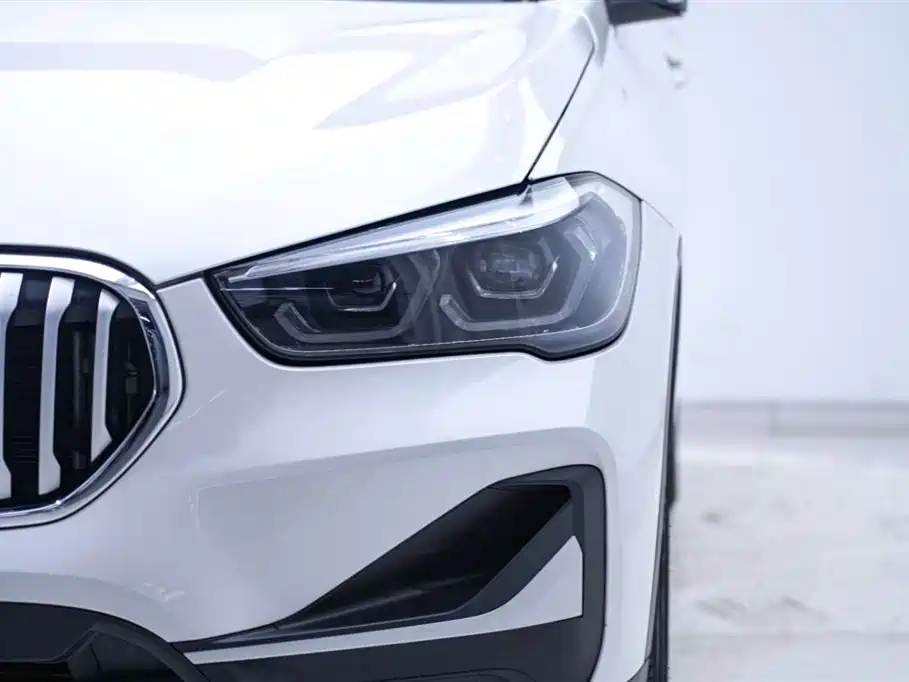 BMW X1 2022 sDrive20Li Fashion фото 8
