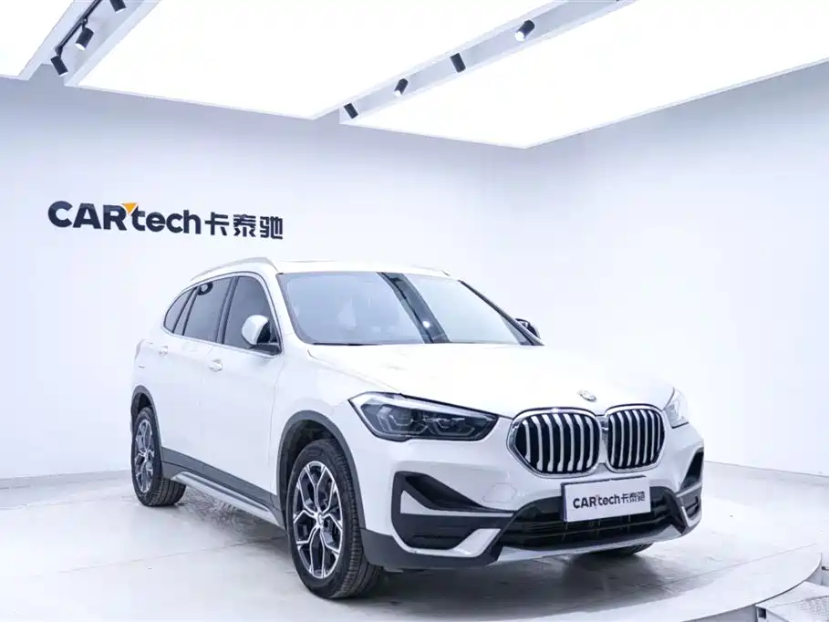 BMW X1 2022 sDrive20Li Fashion фото 7