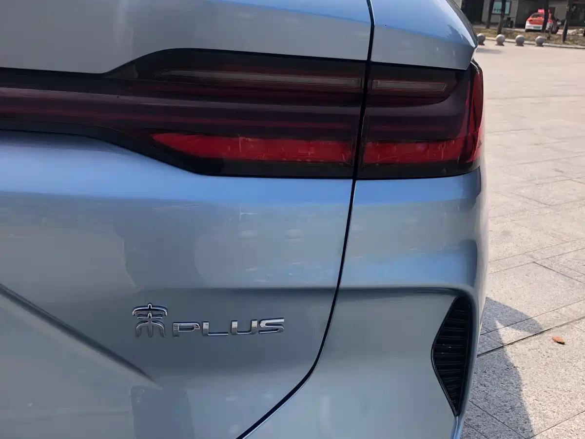 BYD Song PLUS PHEV 2023 Champion Edition DM-i 110KM Flagship фото 10